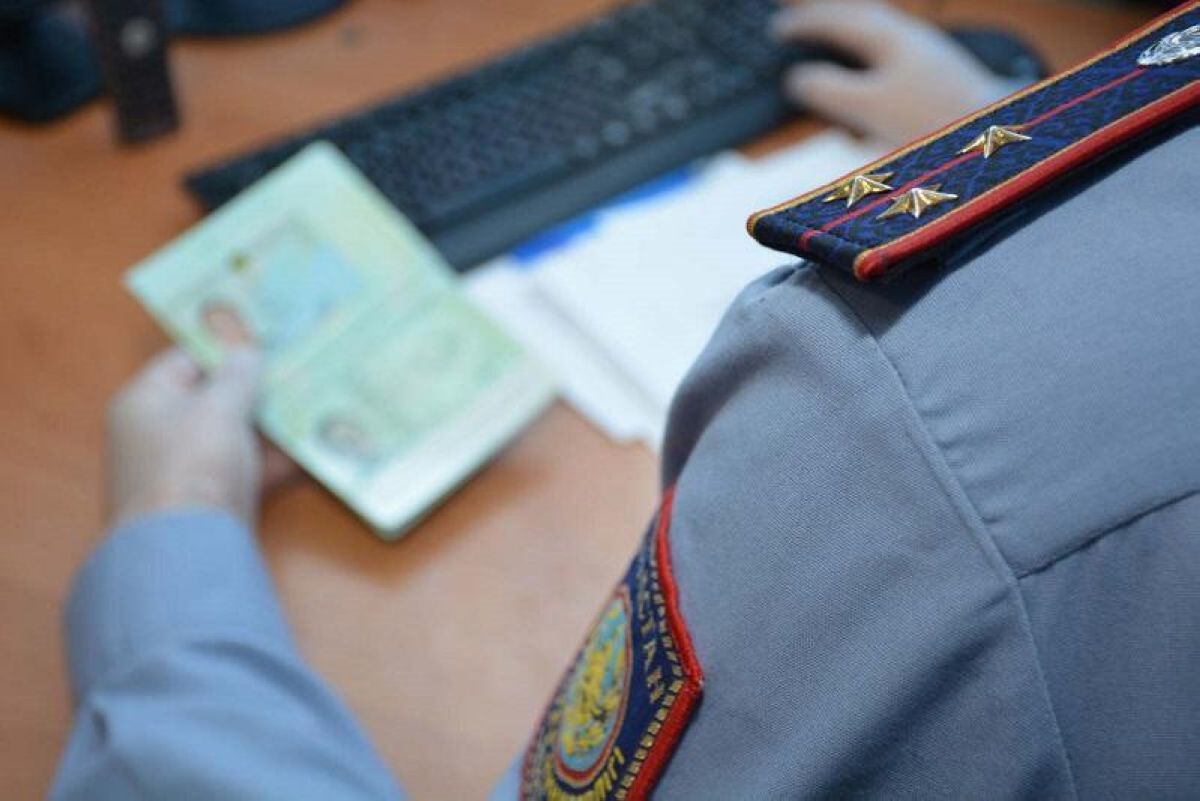Алматылық полицейлер азаматтардың жеке мәліметтерін сатуды бизнеске айналдырған