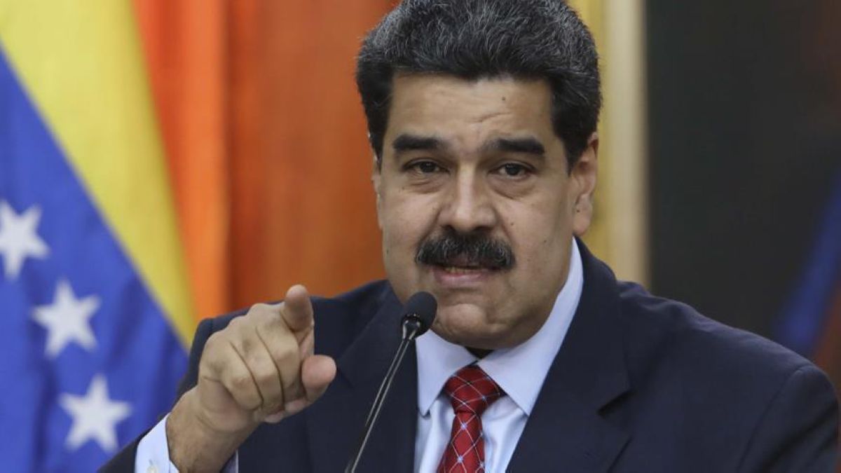 Айырбас: Мадуро вакцина ұсынған елге мұнай жеткізіп бермек