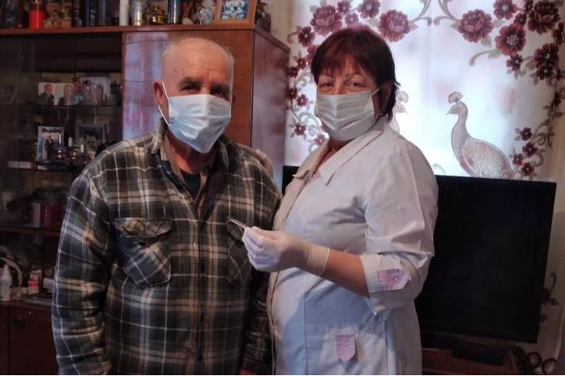 Павлодар облысында 90-дағы қарт кісі вакцина салдыртты