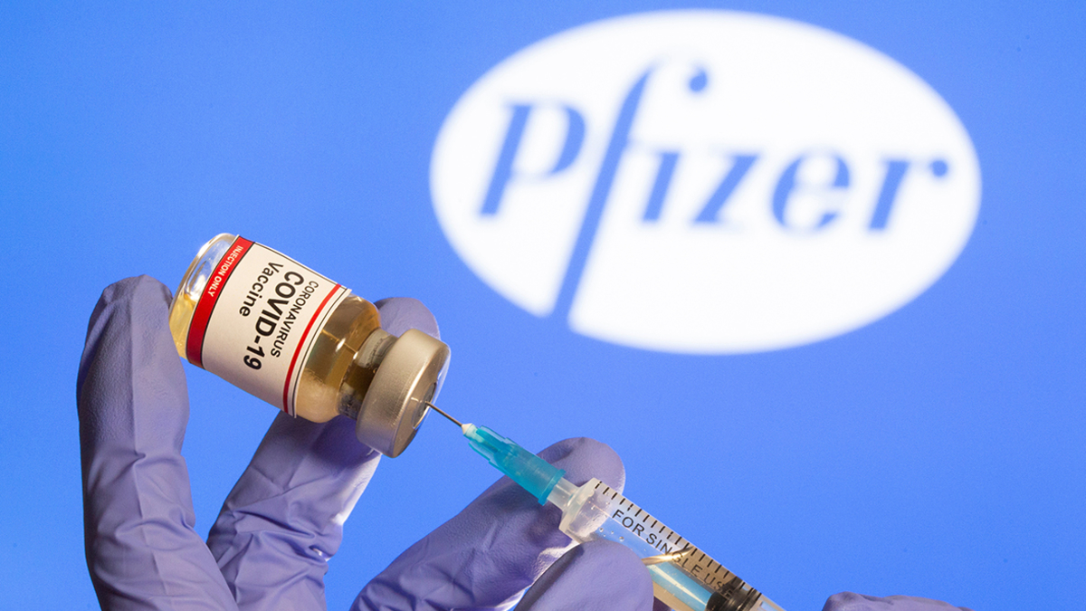 АҚШ жасөспірімдерге арналған Pfizer вакцинасын мақұлдады