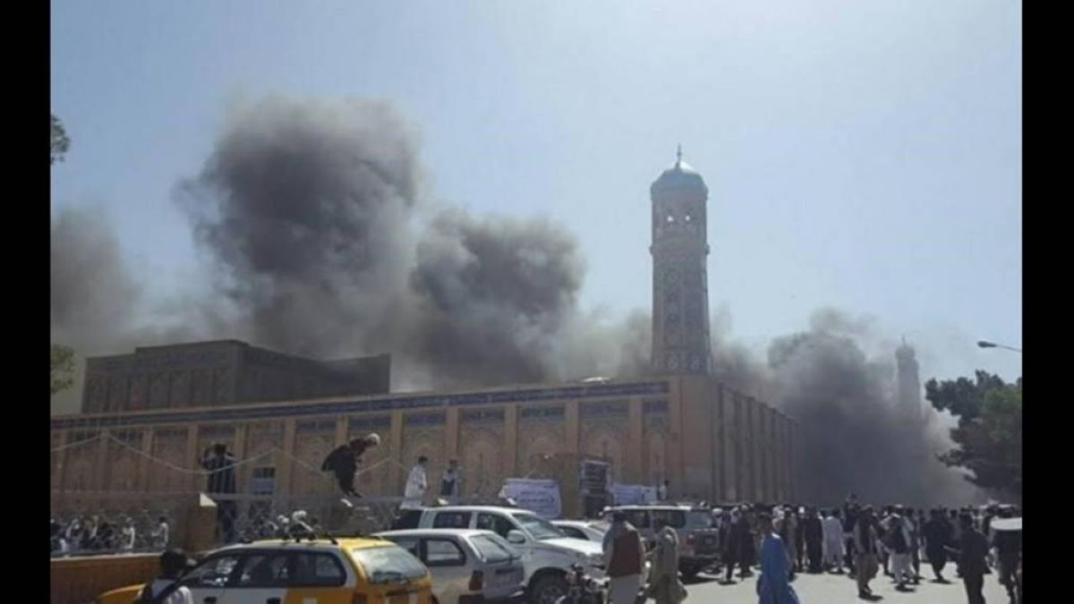 Ауғанстан: Мешіт жанында бомба жарылып, 10-нан астам адам қаза тапты