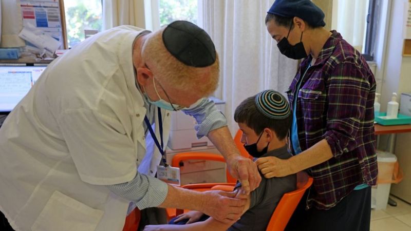Израильде жасөспірімдерді вакциналау басталды