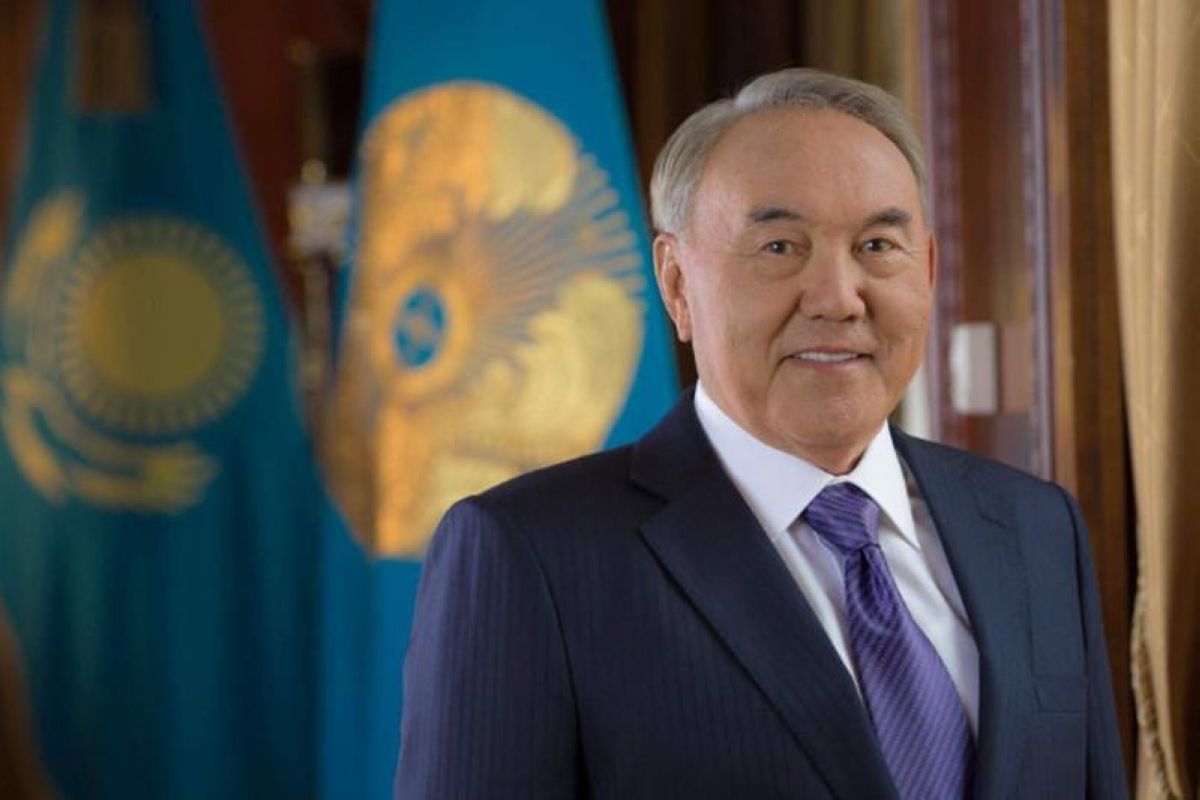 Нұрсұлтан Назарбаев металлургтерді кәсіби мерекесімен құттықтады