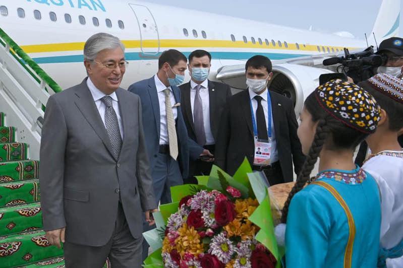 Мемлекет басшысы жұмыс сапарымен Түрікменстанға барды