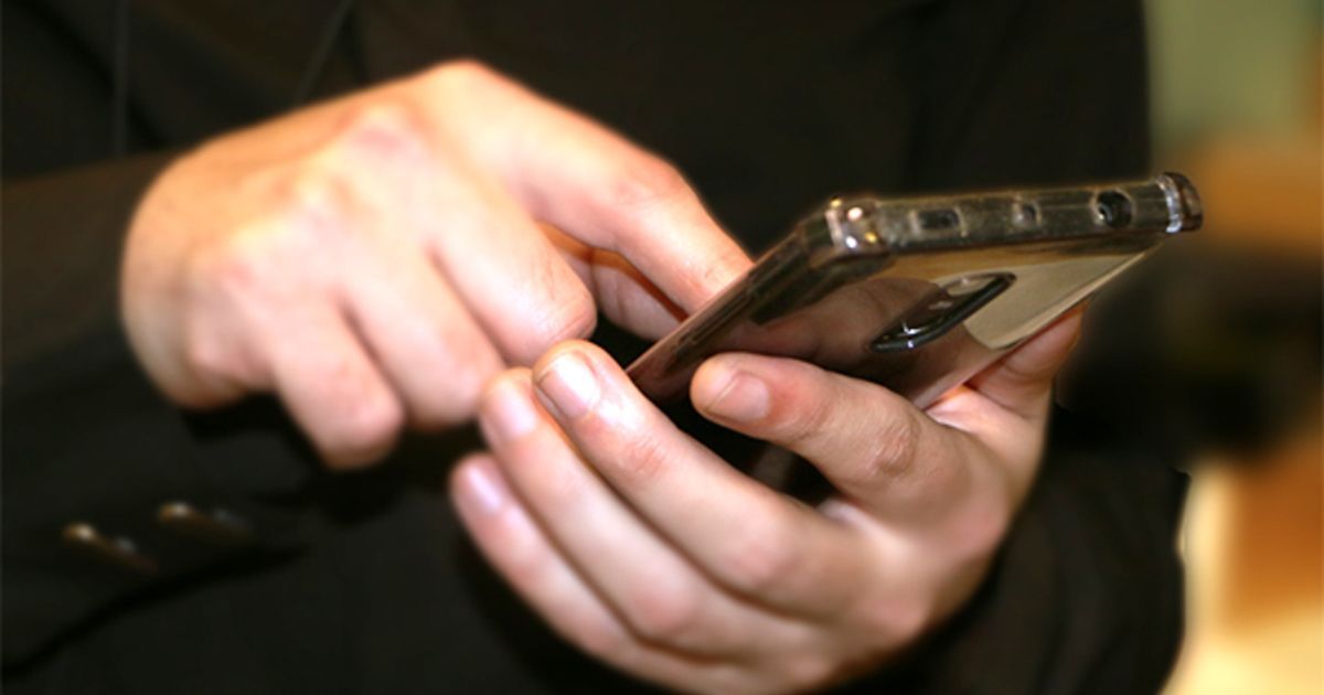 Теміртауда аурухана күзетшісі коронавирустан қайтыс болған науқастың телефонын ұрлап кеткен