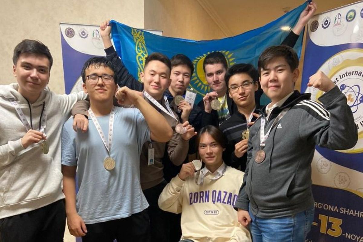Қазақстандық оқушылар физикадан халықаралық олимпиадада 11 медаль жеңіп алды