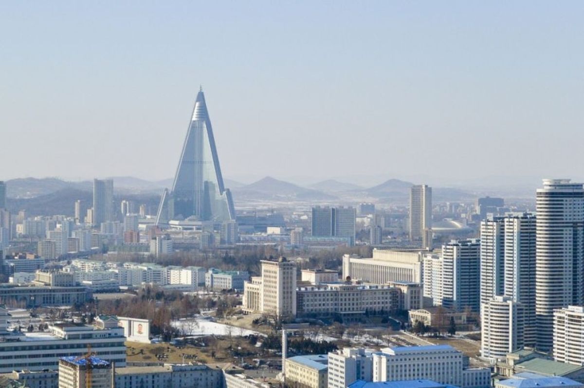 Солтүстік Кореяда 11 күн бойы күлуге және жылауға тыйым салынды