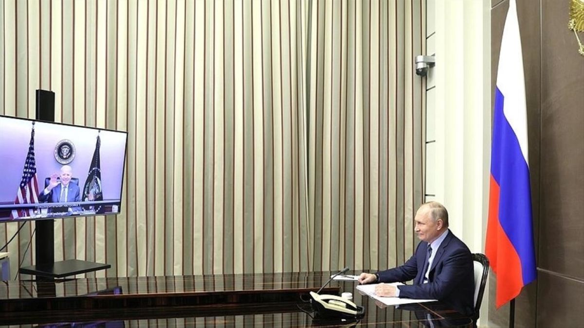 Путин мен Байден бейнебайланыс арқылы келіссөз жүргізіп жатыр