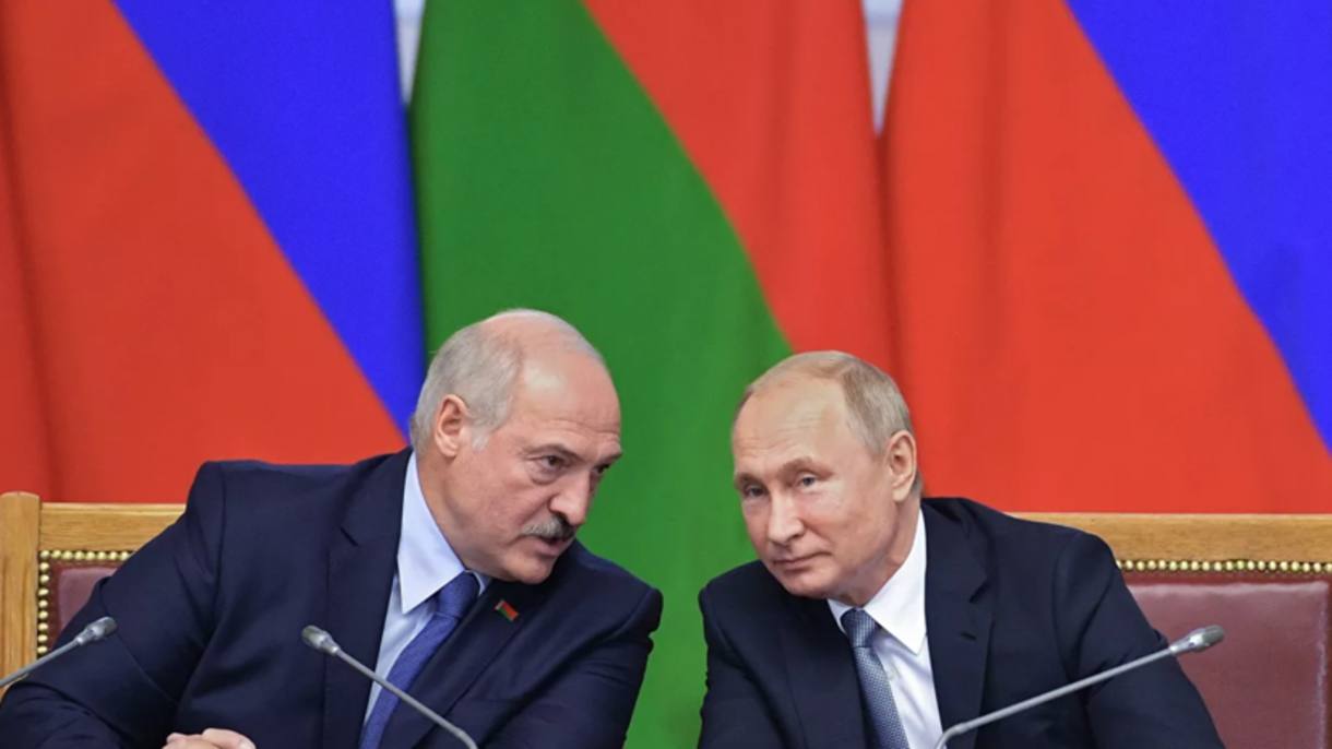 «Қазақтарға көмектестік»: Лукашенко Путинге ЕАЭО елдерін біріктіруді ұсынды (ВИДЕО)