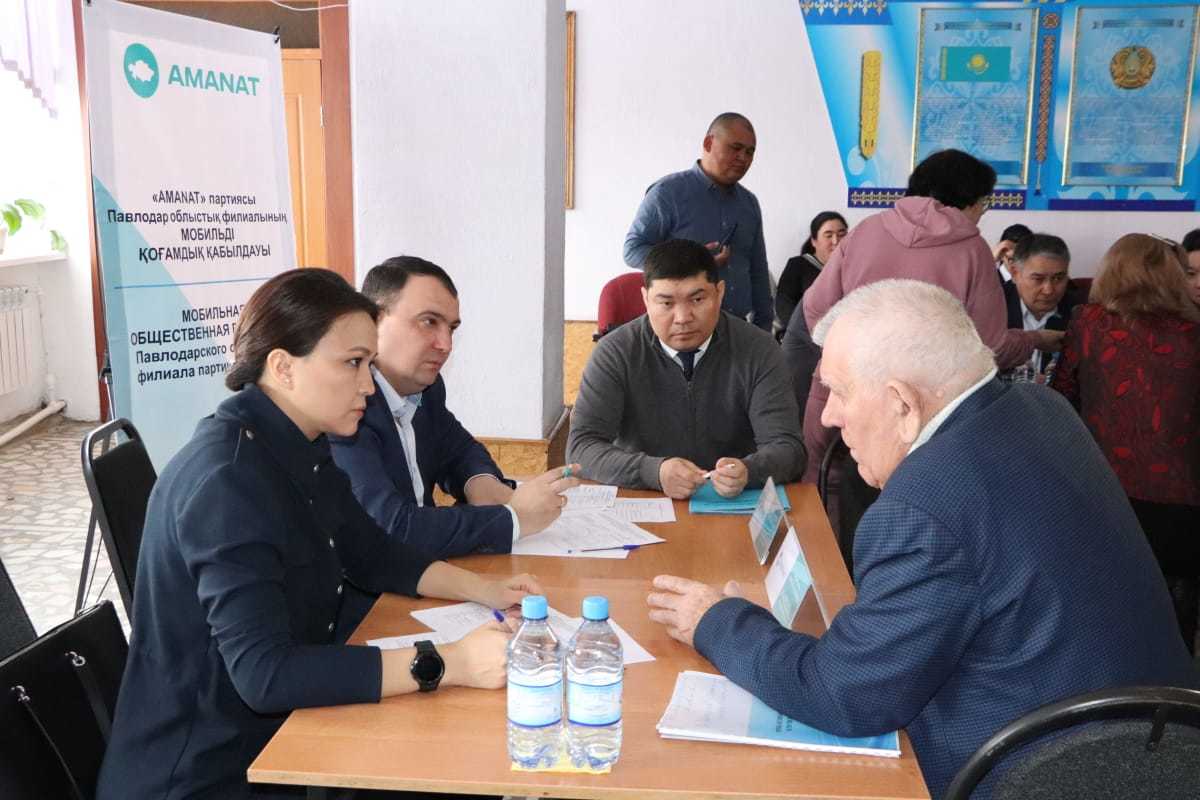 AMANAT партиясының мобильді қоғамдық қабылдаулары Қызылорда және Павлодар облыстарына барды