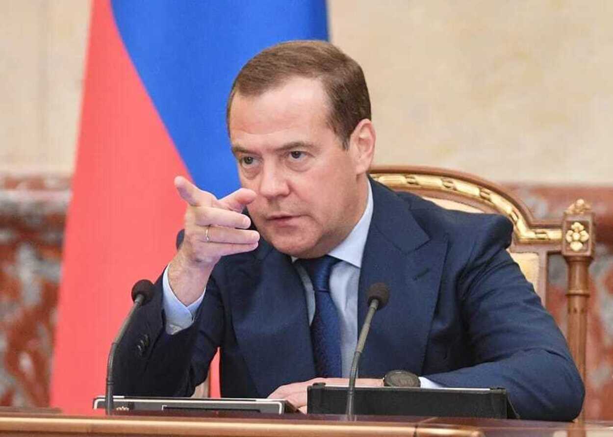 «Сабасына түсер»: Медведев НАТО-ға қосылмақ болған тағы 2 елге сес көрсетті