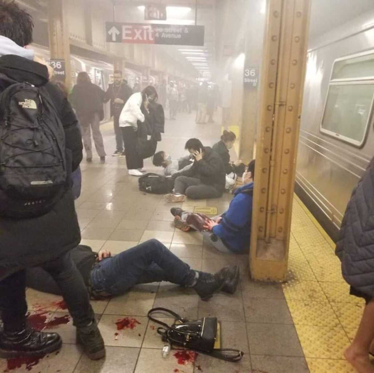 Нью-Йорк метросында атыс: 10-нан астам адам жарақат алды