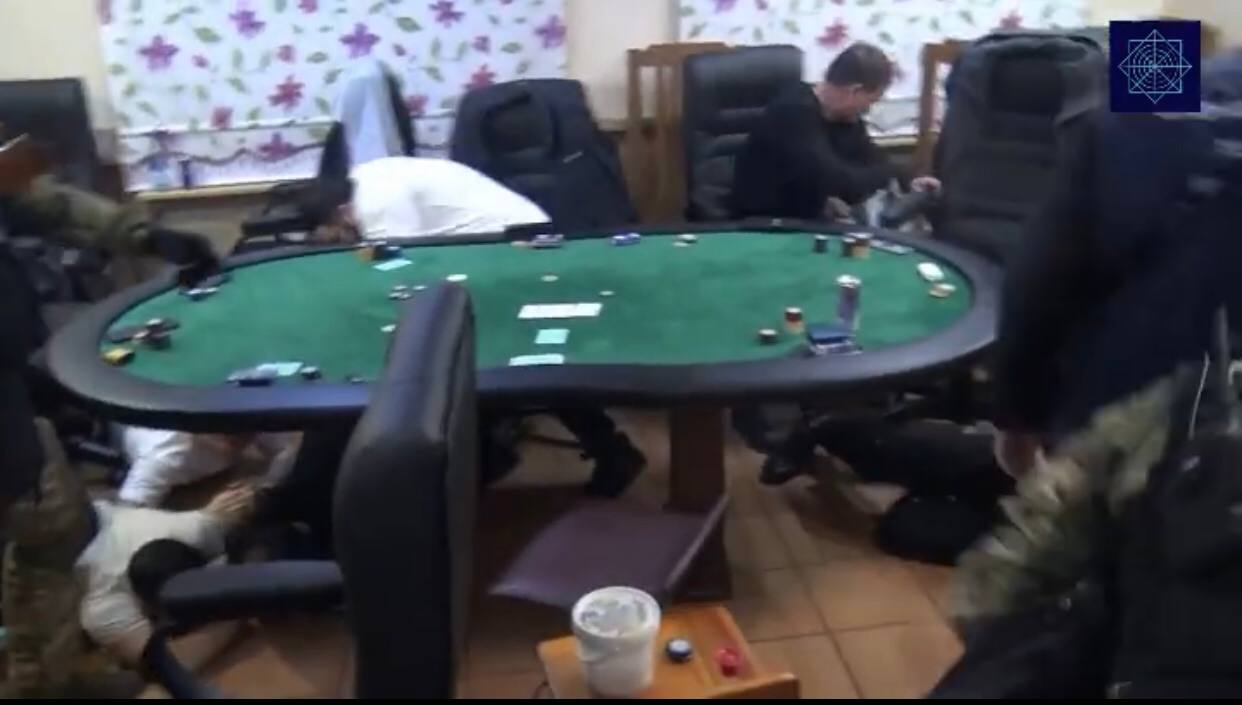 Қарағандыда заңсыз покер клубы анықталды (ВИДЕО)