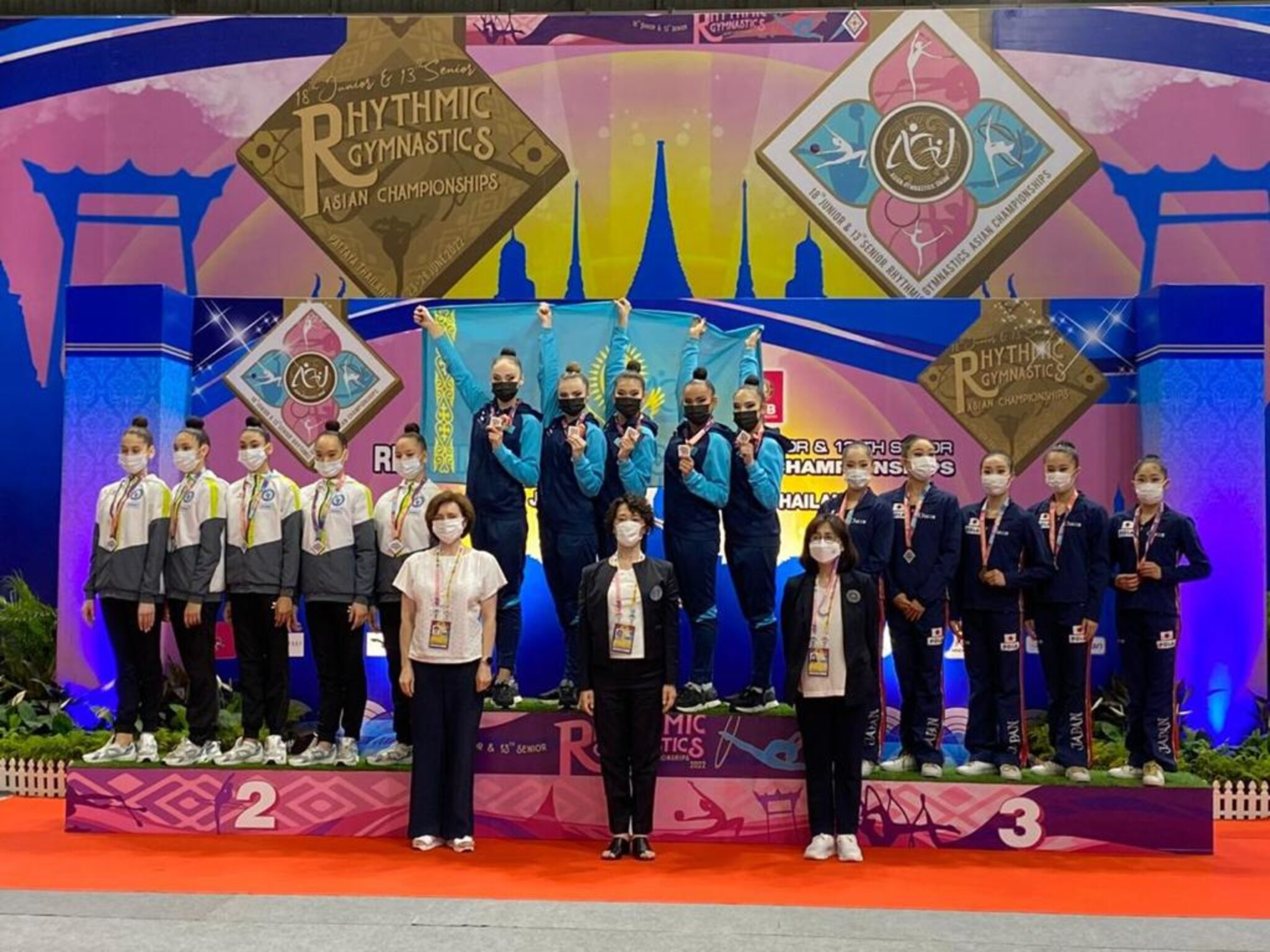 Азия чемпионатында үш бірдей медаль жеңіп алды