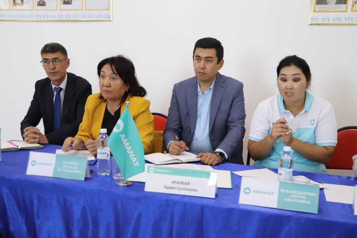 AMANAT партиясының мүшелері Павлодар және Түркістан облыстарына барды
