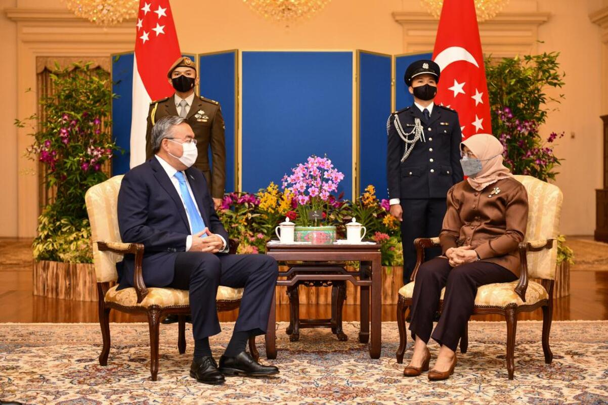 Сыртқы істер министрі Сингапур президентімен кездесті