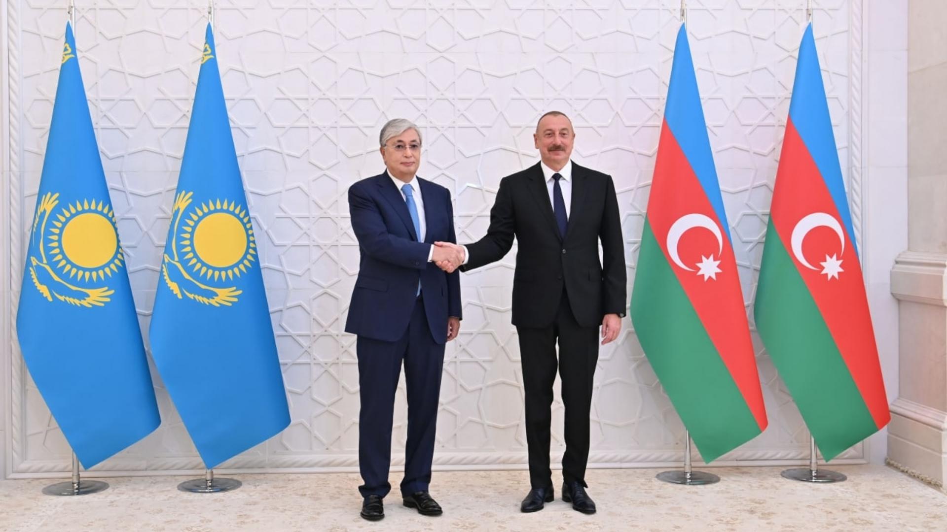 Мемлекет басшысы Әзербайжан президентімен кездесті