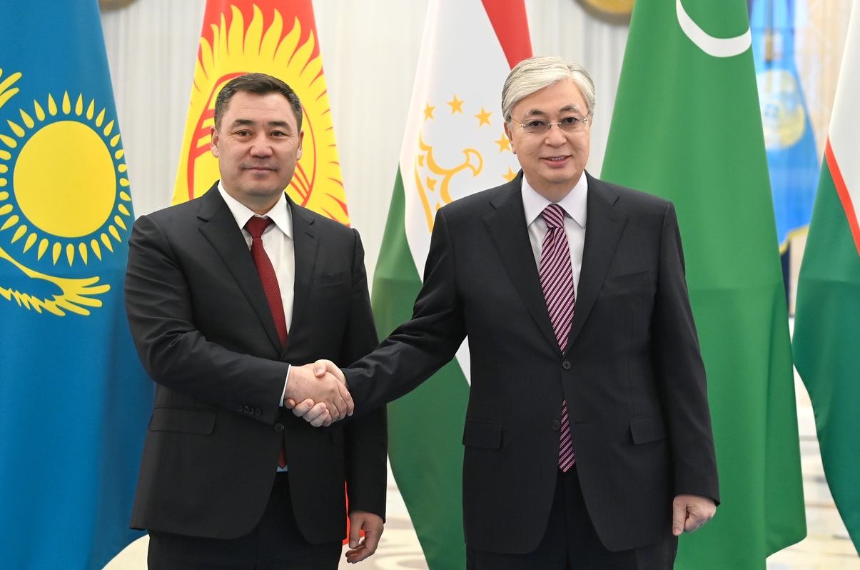 Қасым-Жомарт Тоқаев Қырғызстан Президентімен кездесті