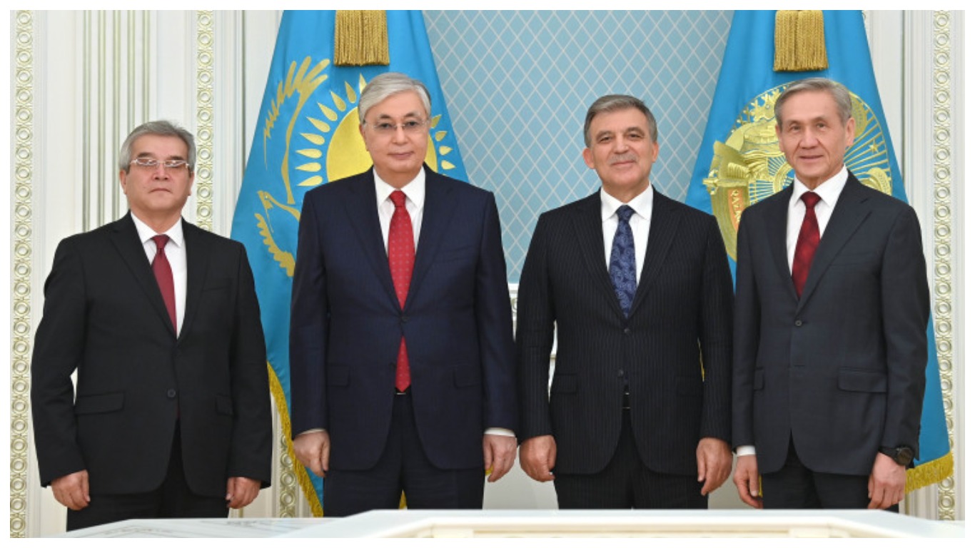 Президент Орталық Азия медиа форумының қатысушыларымен кездесті