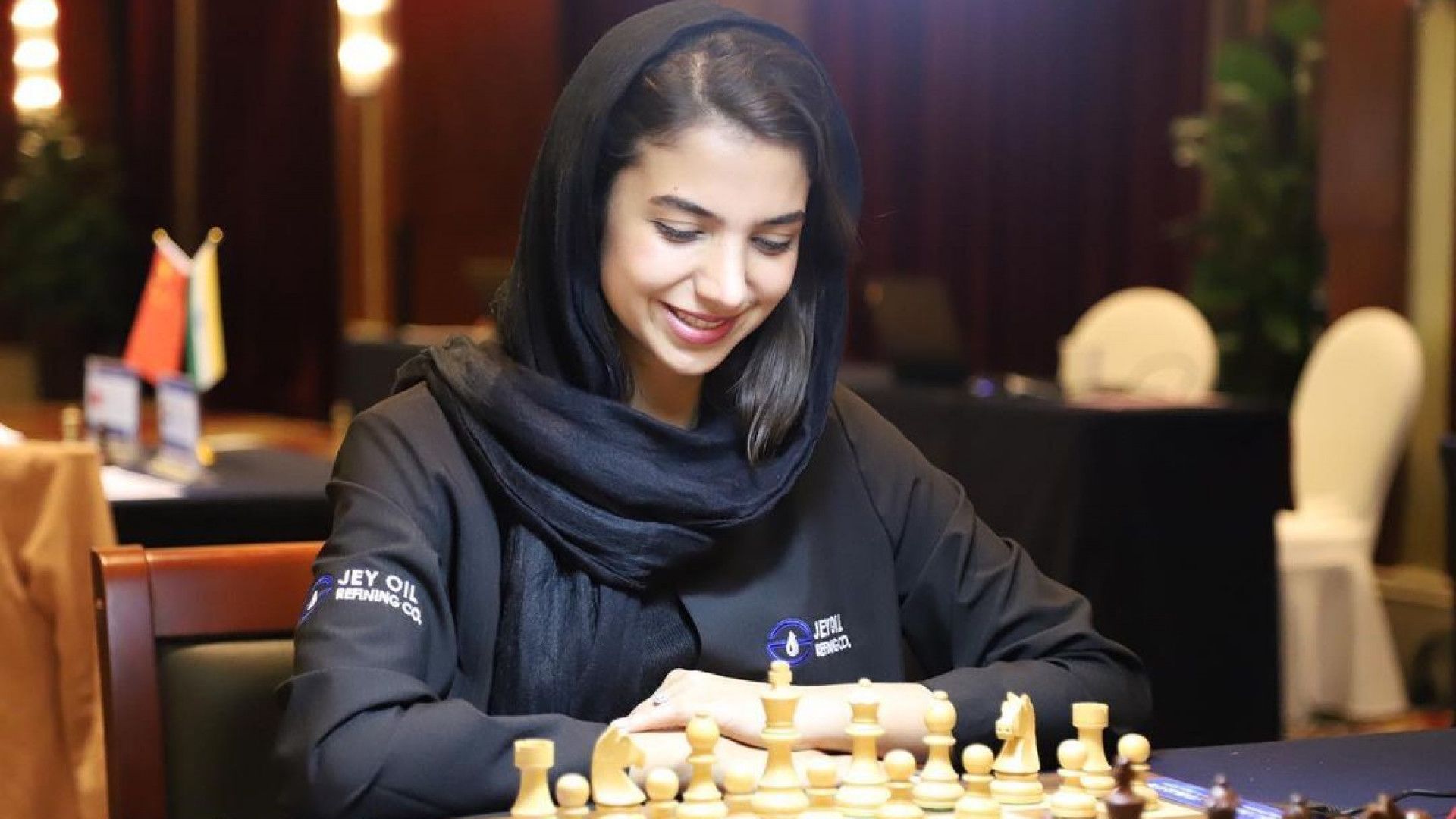 Ирандық шахматшы Қазақстанда неліктен орамалын шешкенін айтты