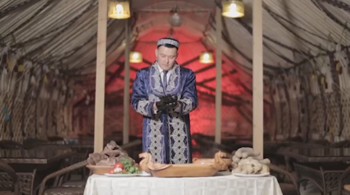 Ташкентте қазақтың ұлттық тағамдарын әзірлейтін мейрамхана бар