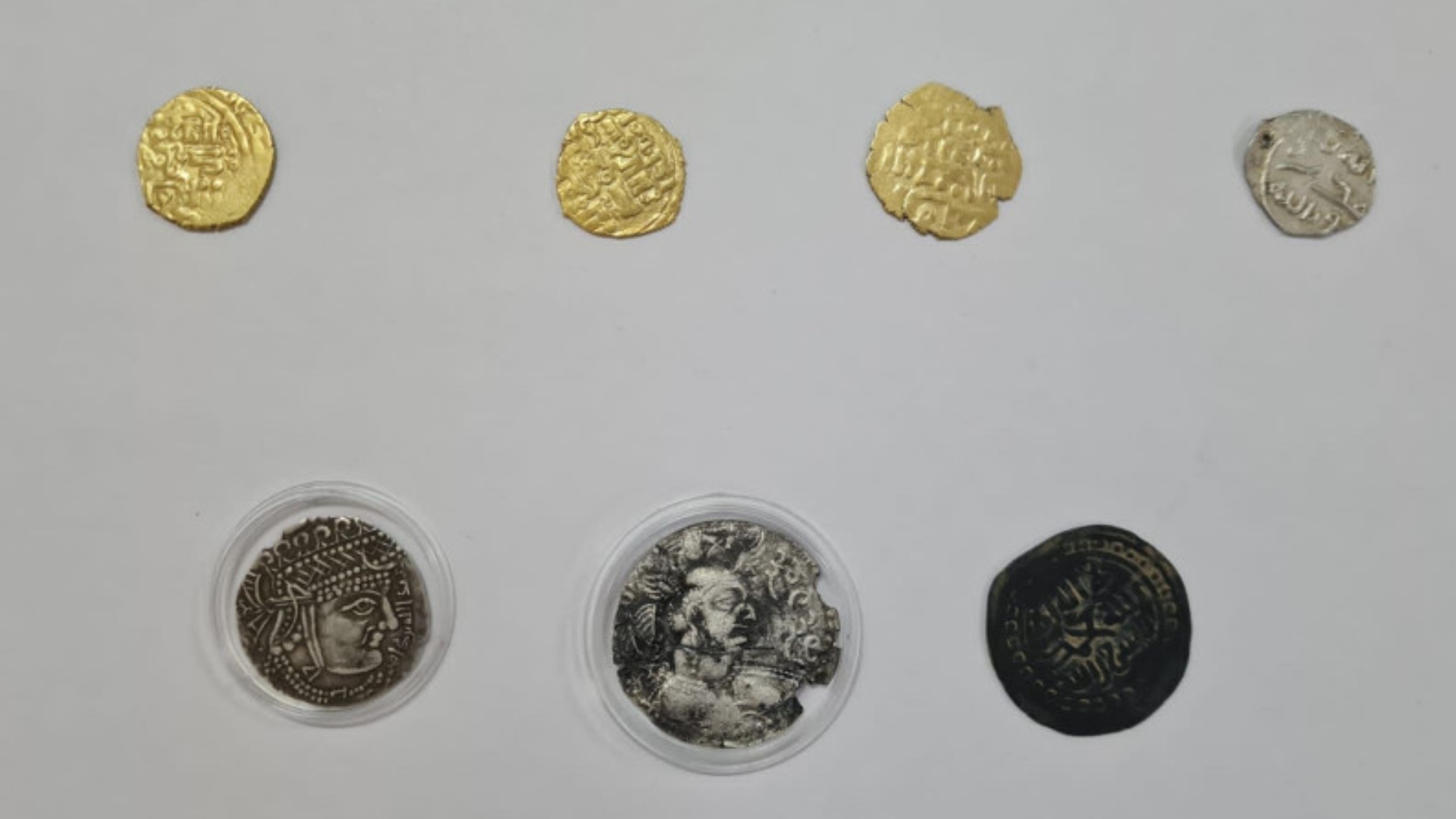V-XIII ғасырға жататын монеталарды Қазақстаннан заңсыз алып өтпек болған