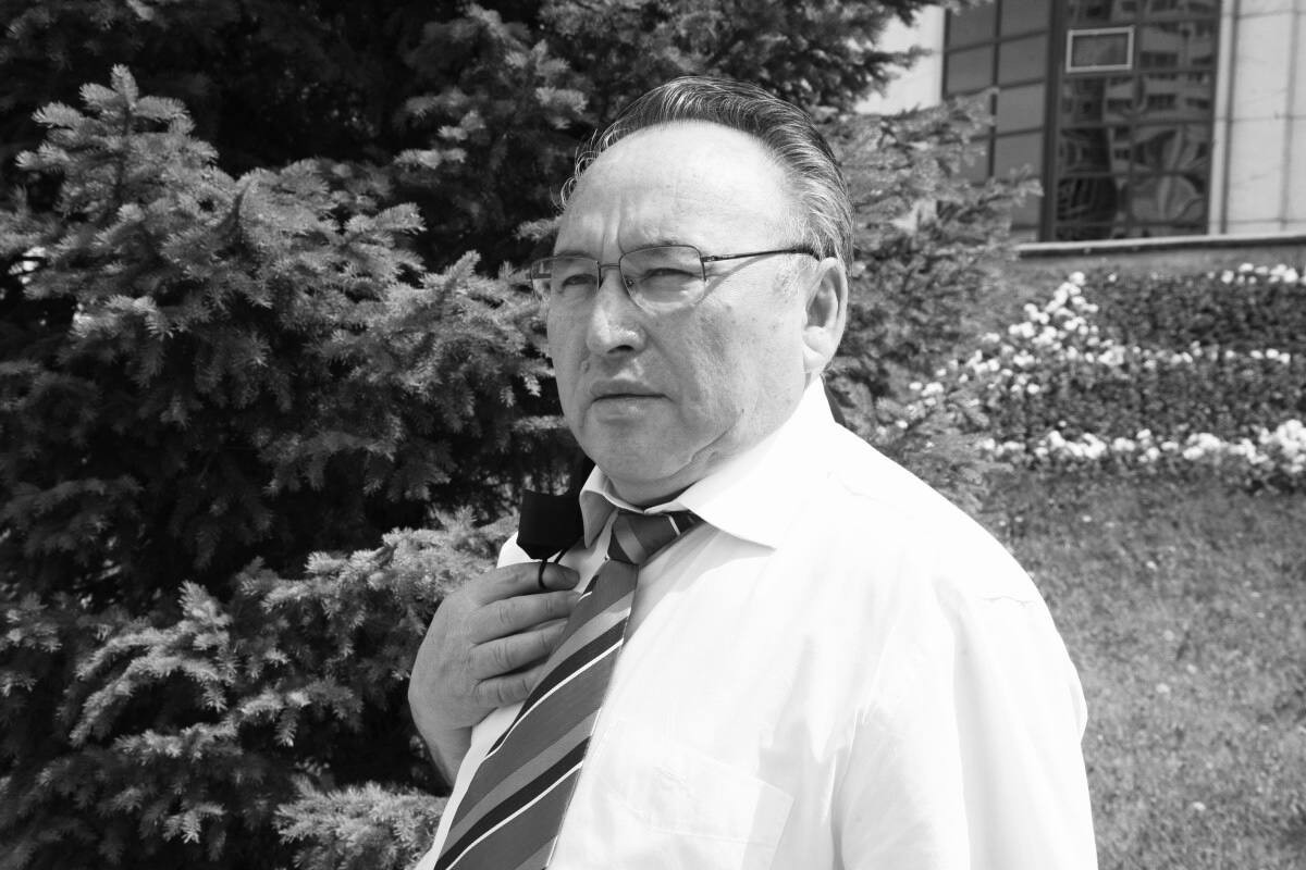 Қазақстанның еңбек сіңірген қайраткері Несіпбек Айтұлы қайтыс болды