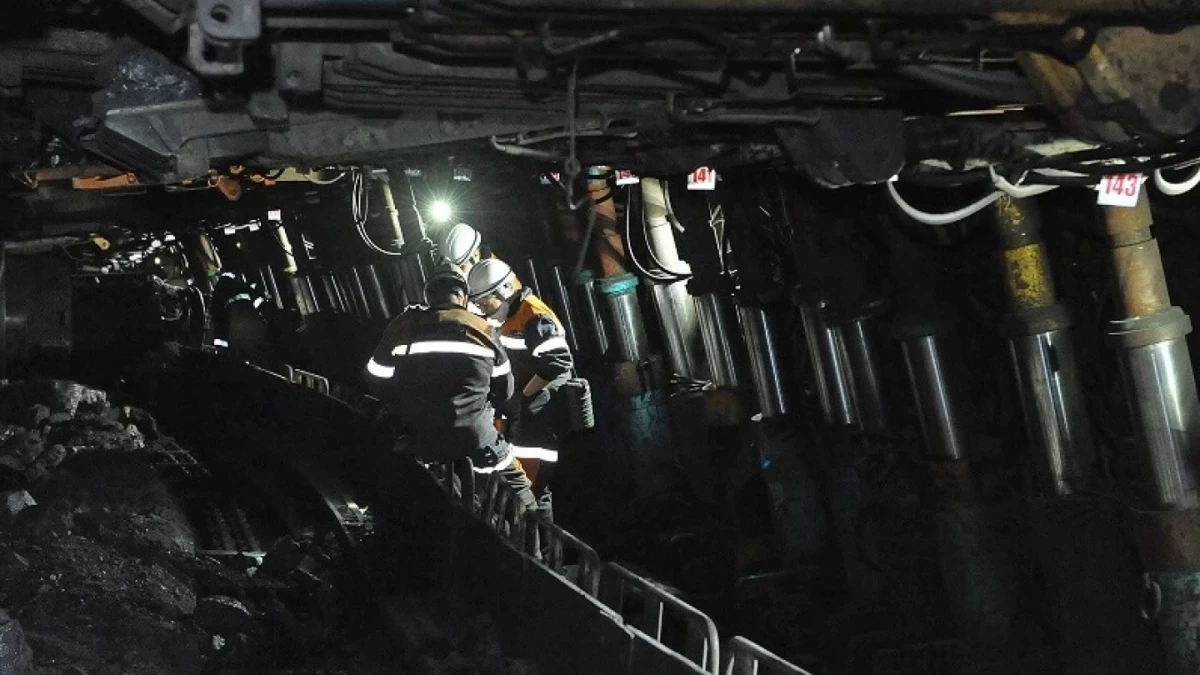 Төтенше жағдайлар министрі Костенко шахтасына барды