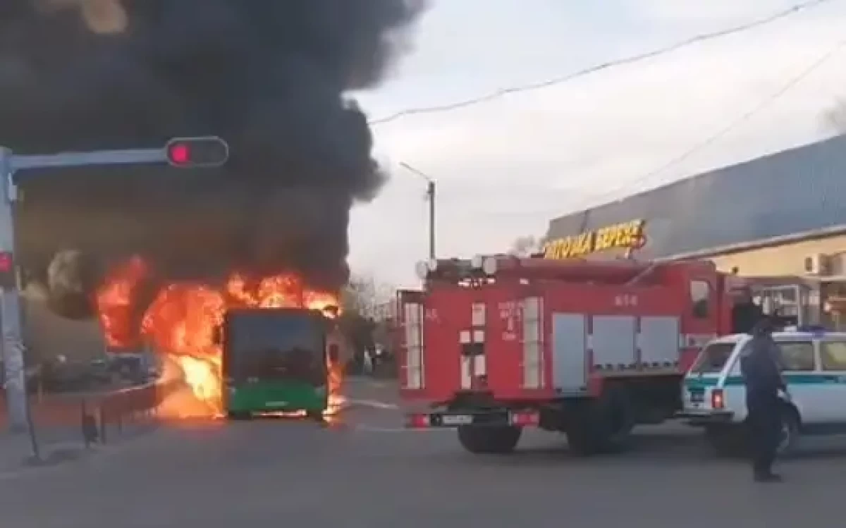 Алматы облысында автобус өртеніп кетті