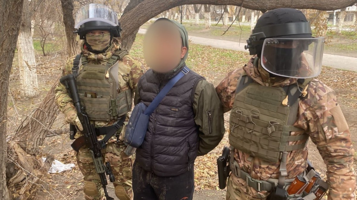 Алматы облысының полиция қызметкерлері іздеуде жүрген қауіпті күдіктіні ұстады