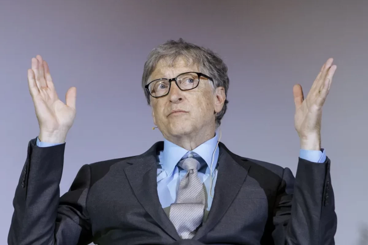 Билл Гейтс адамзат аптасына тек 3 күн жұмыс істеуі мүмкін екенін айтты