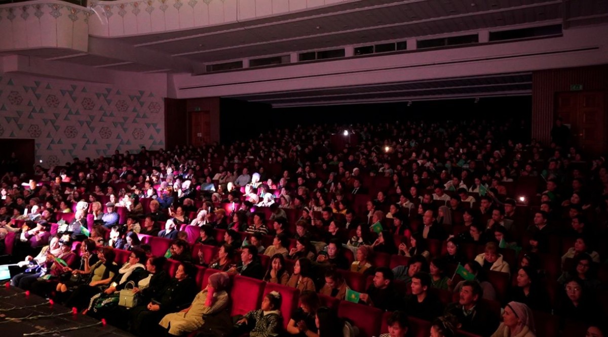 Атажұрттан жеткен ән шашу: «Отандастар қоры» Ташкент төрінде концерт ұйымдастырды