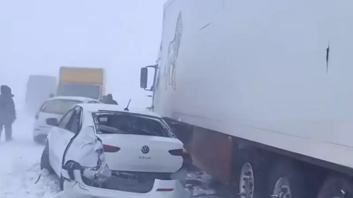 Астана-Қарағанды тас жолында 11 көлік соқтығысып қалды