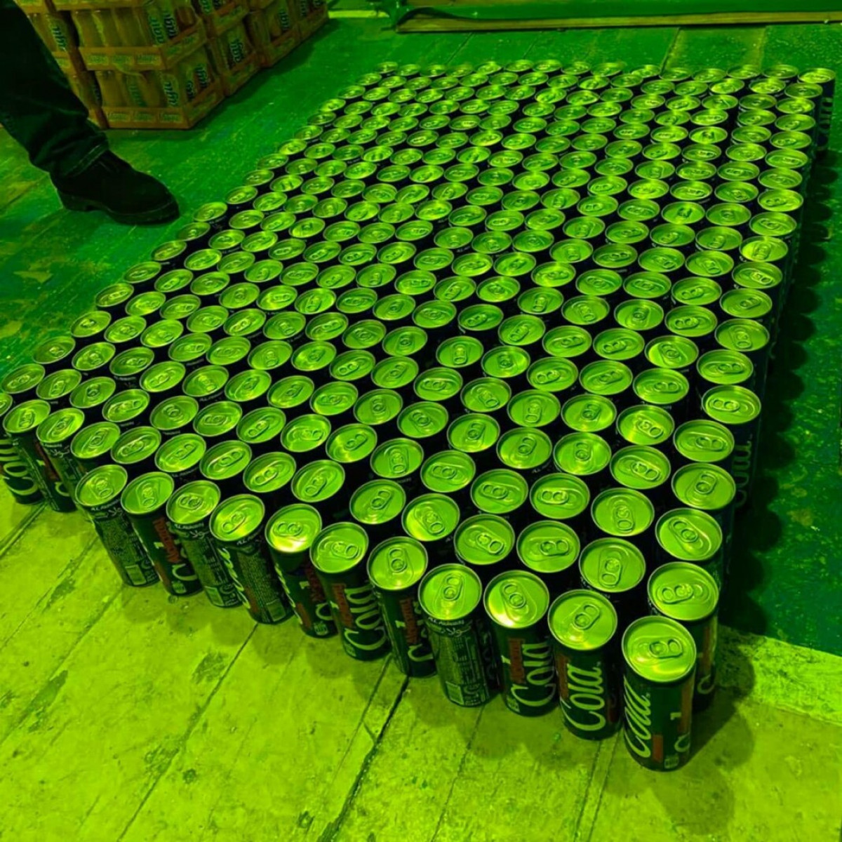 Шымкентте «Cola» сусынының құрамынан 90 литрден астам еріген есірткі табылды