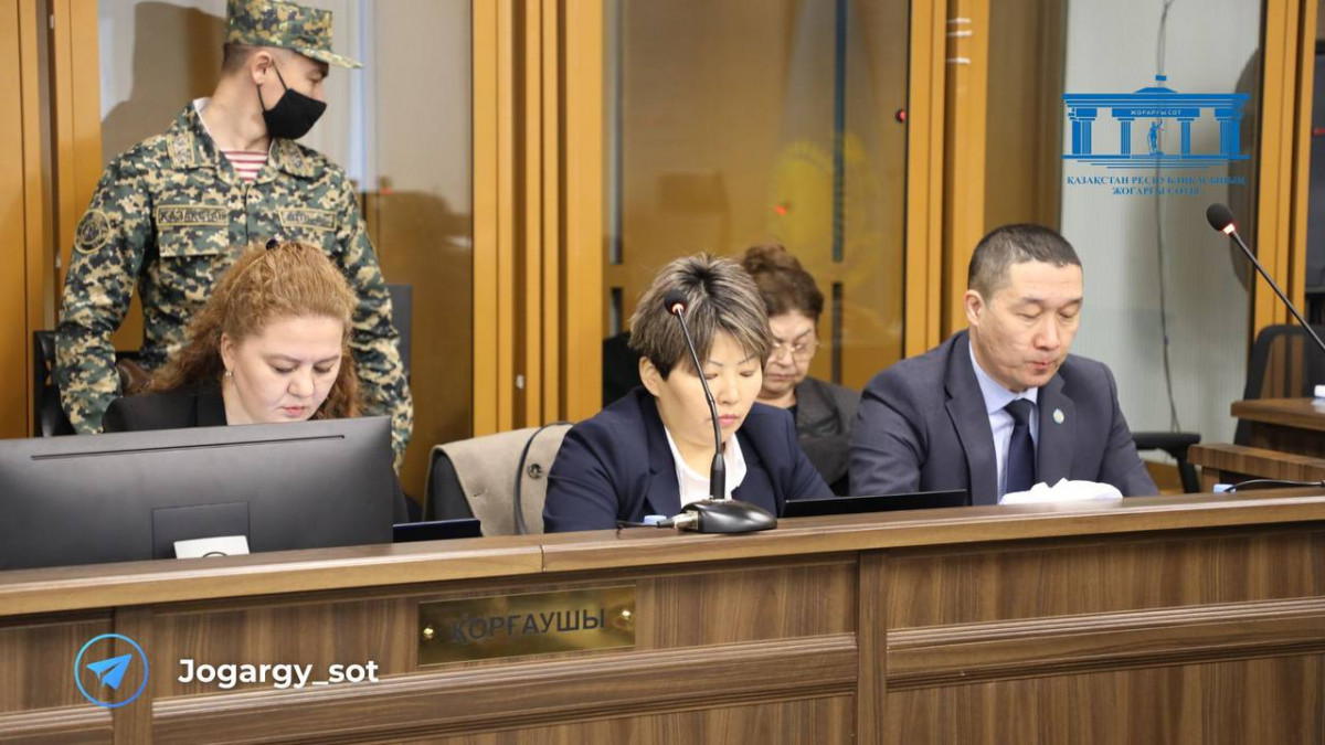 Судья сот отырысында Бишімбаевтың қорғаушысына үш рет ескерту жасады